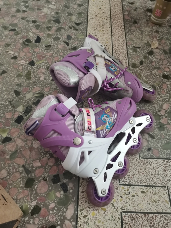 31 至36码穿的，买给女儿的，女儿没穿，...