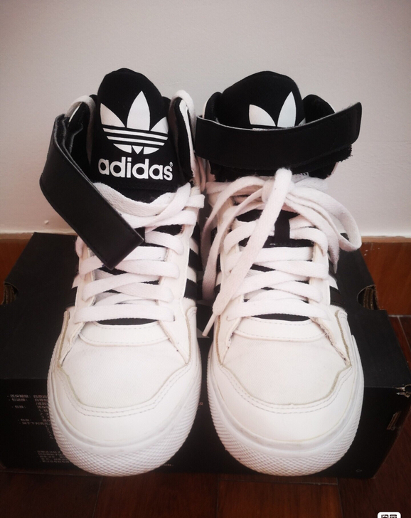 阿迪达斯 三叶草  36.5  专柜入