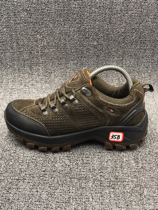 骆驼户外鞋，36码