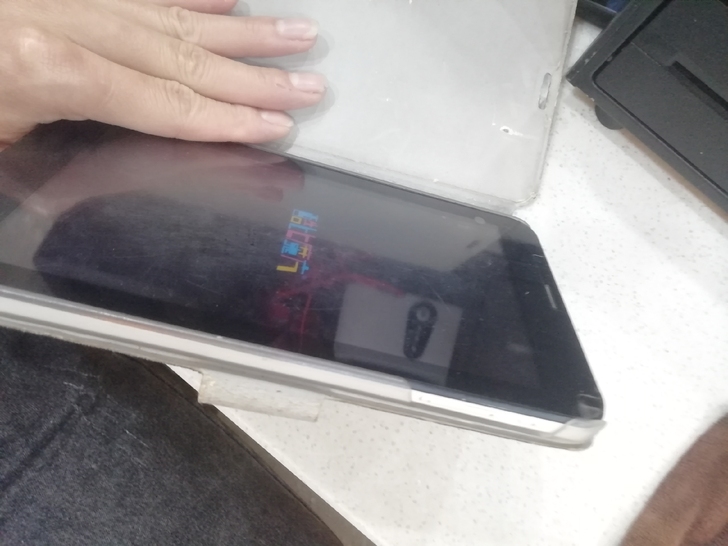 酷比魔方7x平板电脑停在开机画面可以开机。...