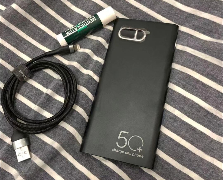 超级快充大容量通用型充电宝华为万安卓苹果V...