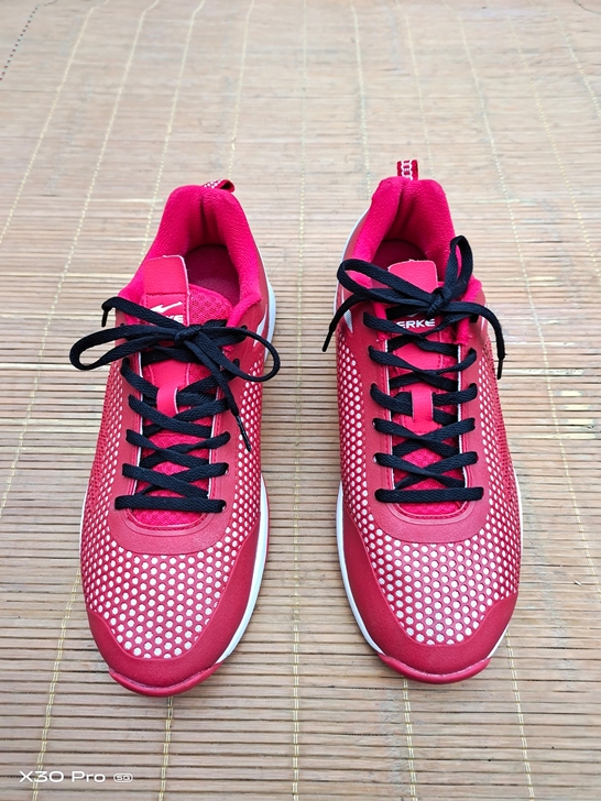 鸿星尔克 43码 运动鞋