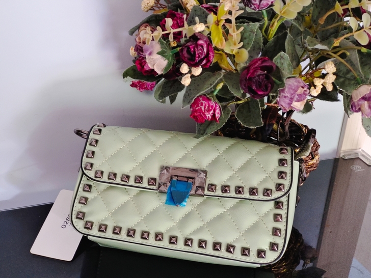 商场撤柜，全新包，尺寸22##amp；ti...