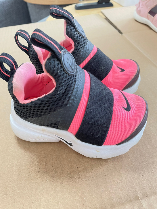 品牌：nike