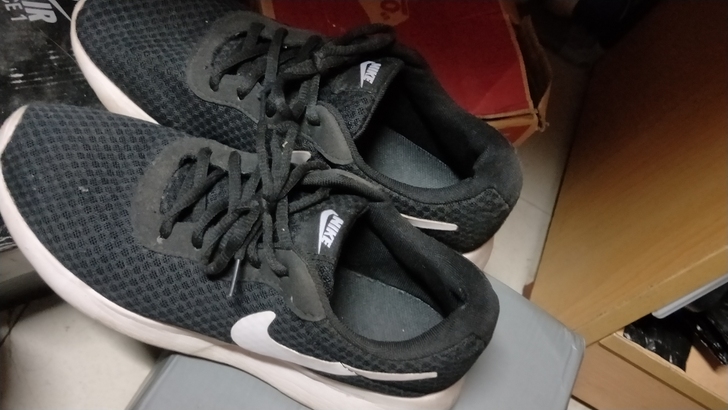 便宜出NIKE运动鞋