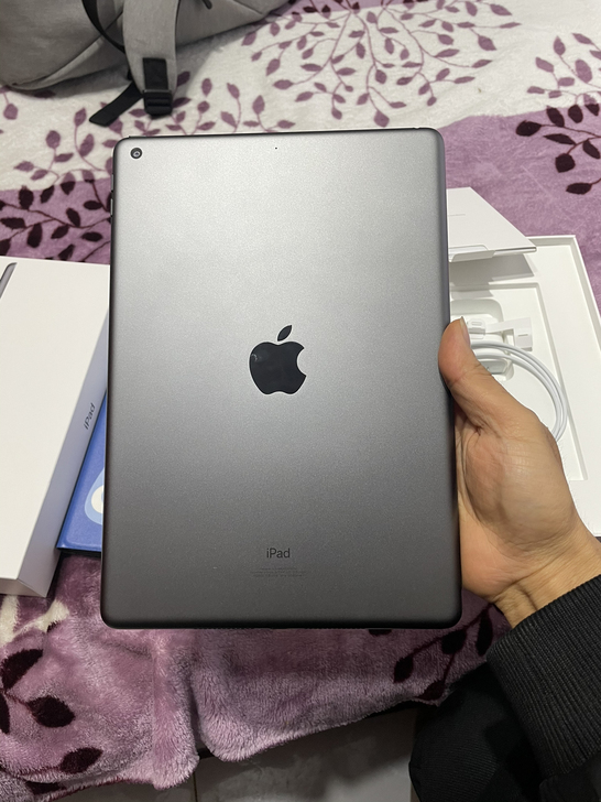 2021款苹果ipad 64g 全套 激活...