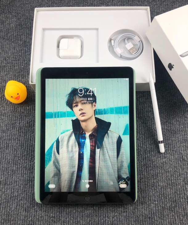 ipad 2019款 128g 插卡版 几...
