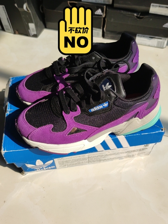 阿迪达斯三叶草女39码运动跑步鞋轻便保暖透...