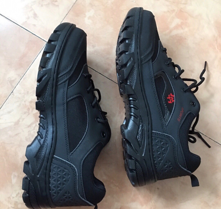 骆驼登山鞋，goretex防水面料，没穿着...