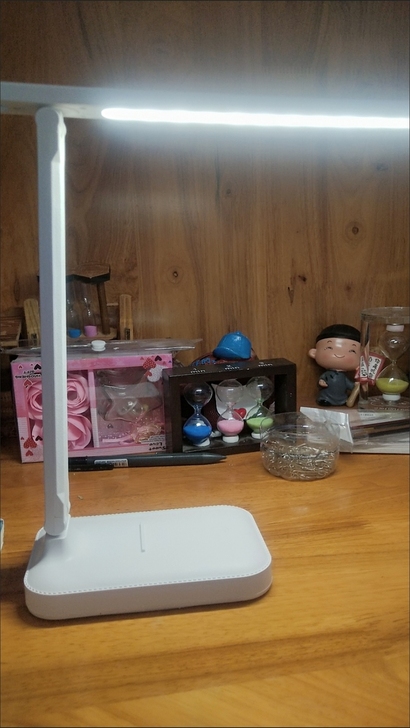 （全新有货包邮）护眼学习灯学生宿舍可充电插...