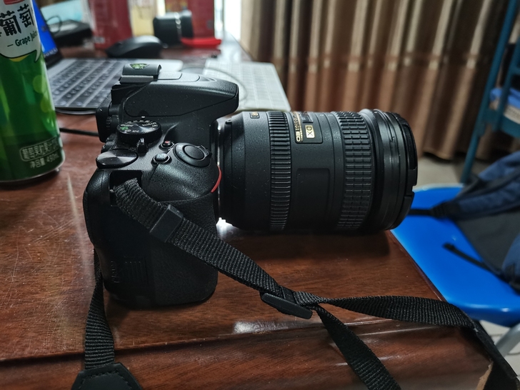 尼康D3500，镜头一镜走天下，上半年买的...