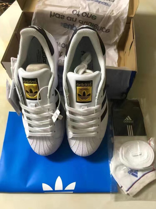 阿迪达斯三叶草贝壳头想要私我