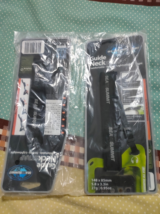Sts挂颈绳。非真假不退换。