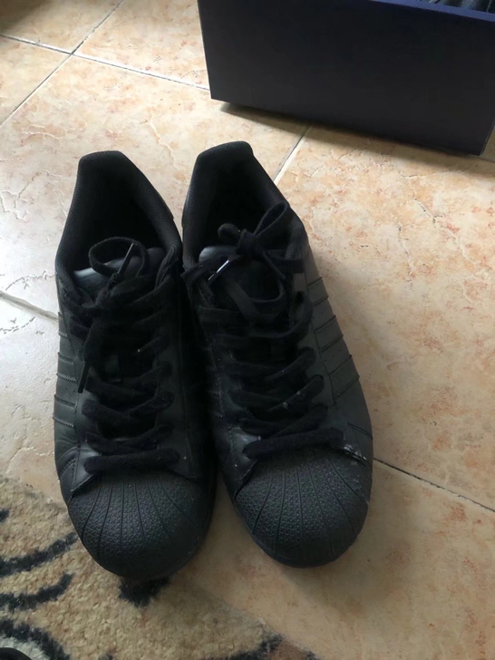 男士adidas 三叶草贝壳头