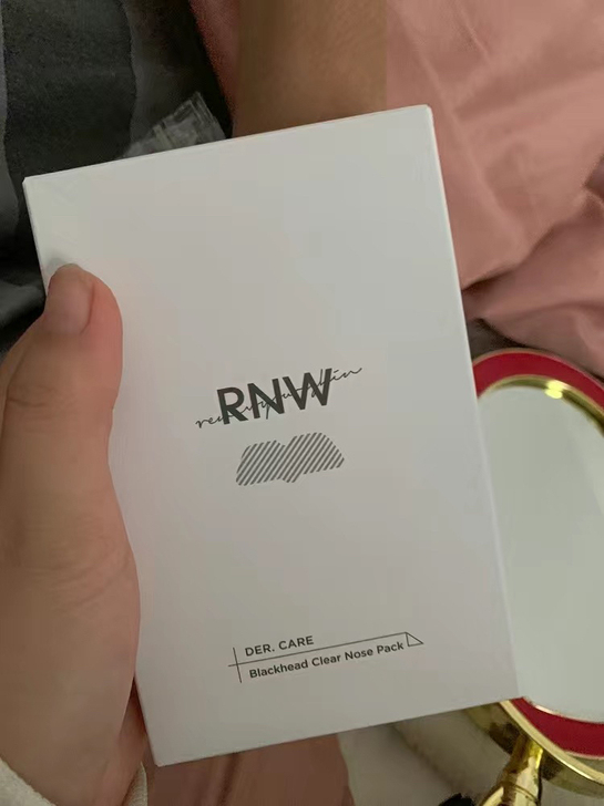 韩国RNW鼻贴女去黑头粉刺清洁控油收缩毛孔...