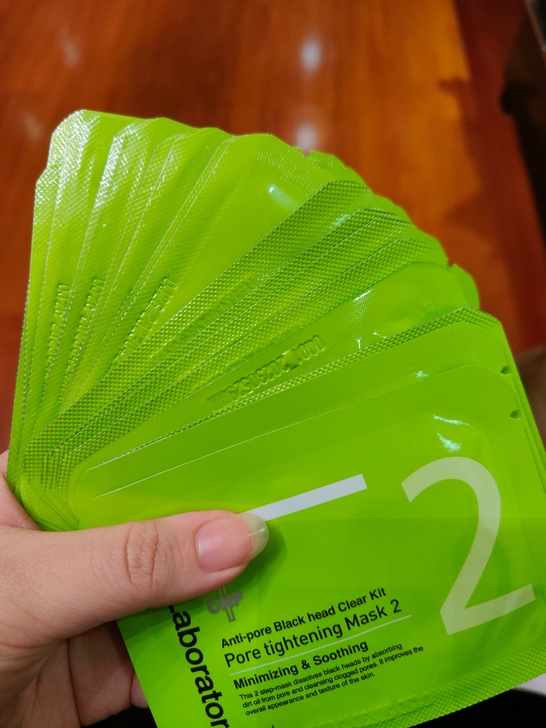 CNP cnp鼻贴第二步收缩毛孔，看清楚哦...