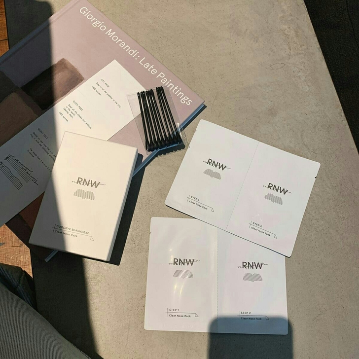 韩国RNW鼻贴女去黑头粉刺清洁控油收缩毛孔...