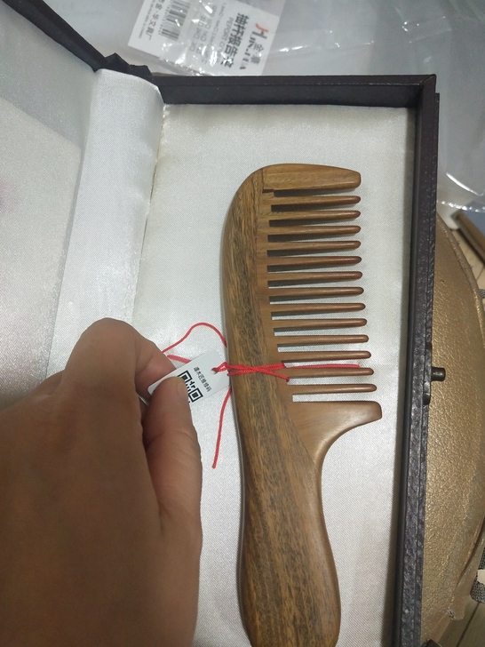 谭木匠玉檀yt3－1绿檀有柄梳带盒有瑕