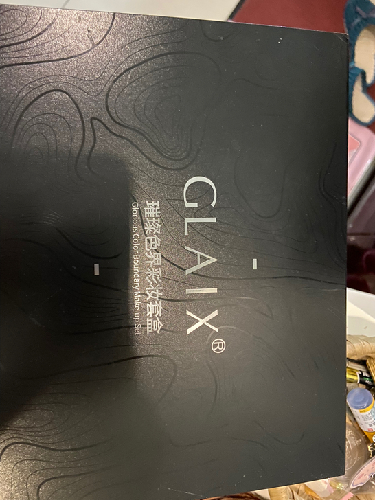 纪莱熙 粉底,散粉,眼影去,睫毛膏,眼线笔...