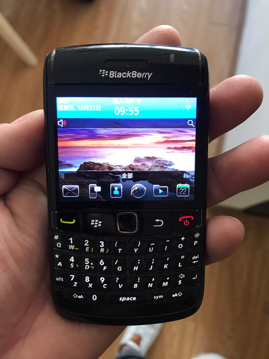 黑莓9780吃灰手机一枚