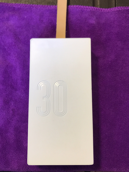 羽博30000毫安移动电源,有划痕及磕碰,...
