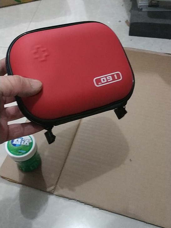 全新包邮医药盒急救包硬壳防水抗压质量很好，...