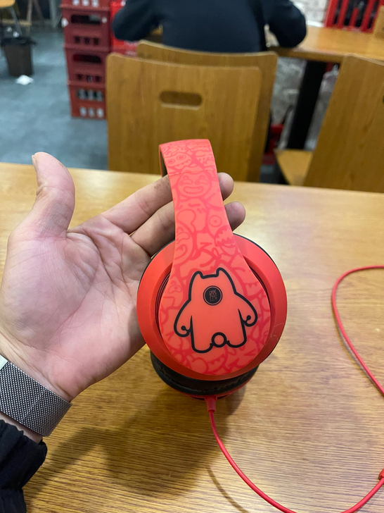 森麦萌奇魔鬼猫头戴式耳机，，一直家里摆着，...