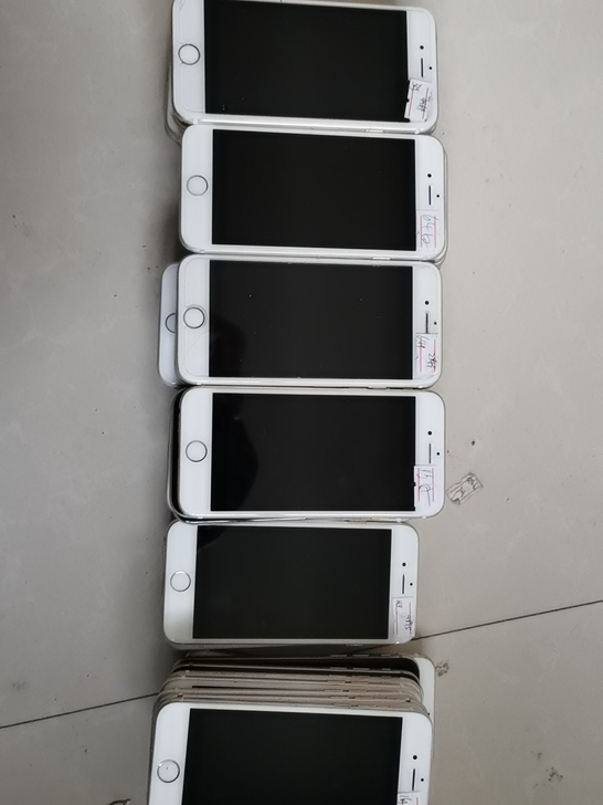 苹果6，手机都是全正常使用，有64g.32...