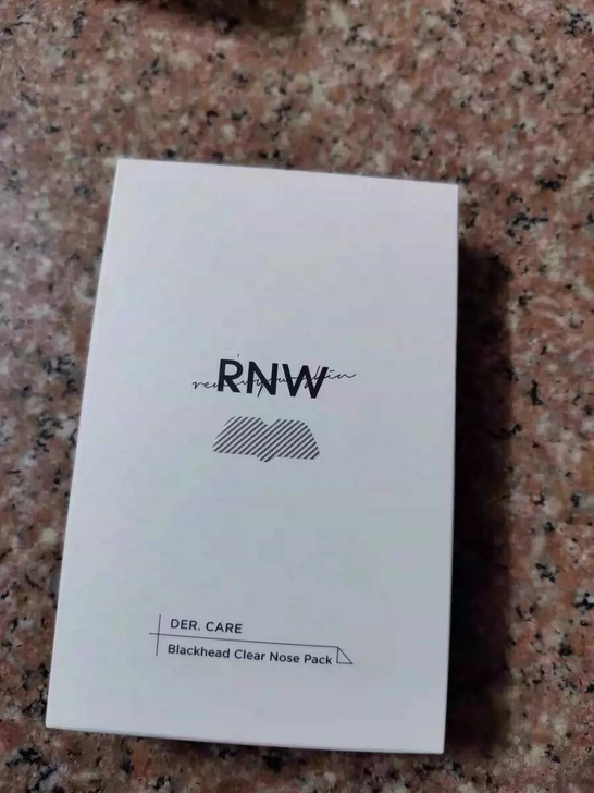 韩国RNW鼻贴女去黑头粉刺清洁控油收缩毛孔...