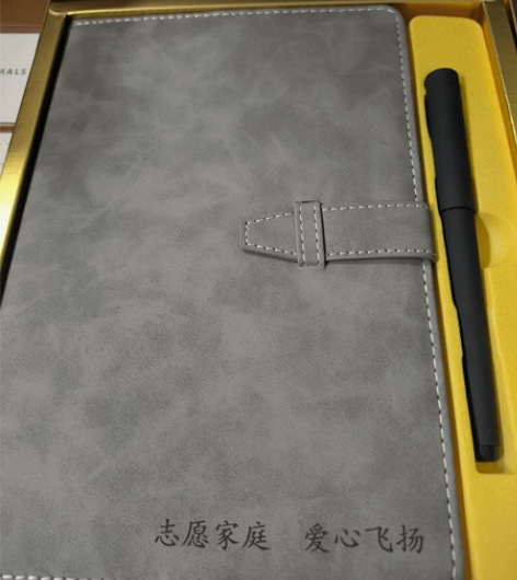笔记本，日记本，质量不错，盒子里还带一支笔...