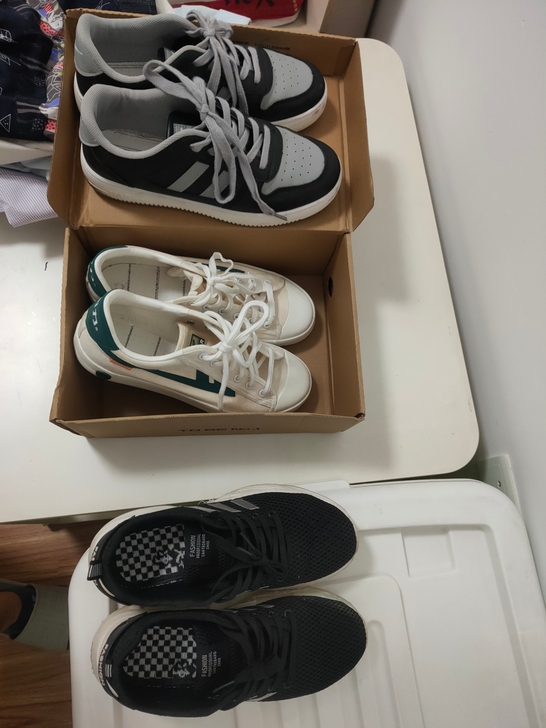 出售3双40码的休闲鞋，本人有一只脚先天性...