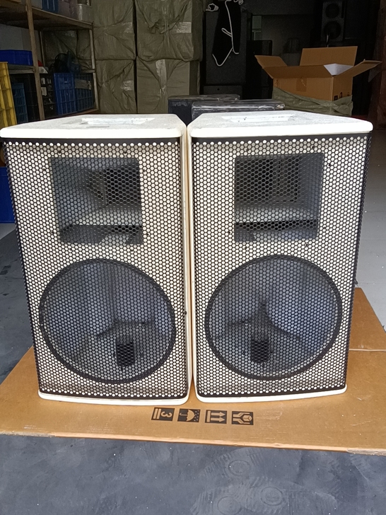 款单12寸夹板音箱空箱体一对，成色米黄见图