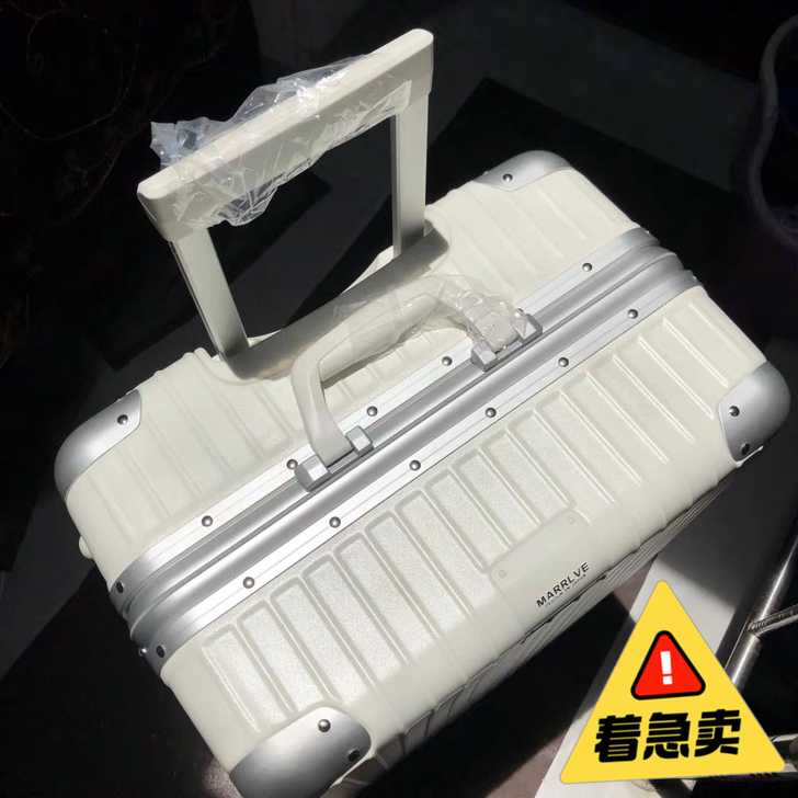 刚买的29寸行李箱  由于太大忍痛出了一次...