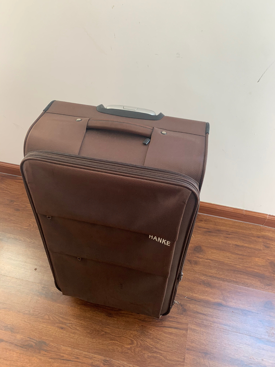 闲置99新拉杆箱、旅行箱!汉克正品,吊牌还...