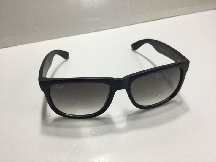 雷朋眼镜墨镜九新，模特戴过拍照而已不是正但...