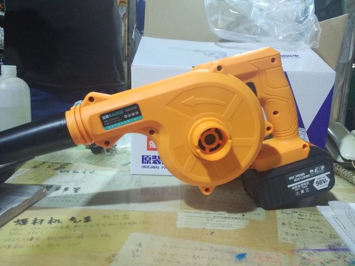 全新锂电吹风机,未拆封未使用,转速1900...