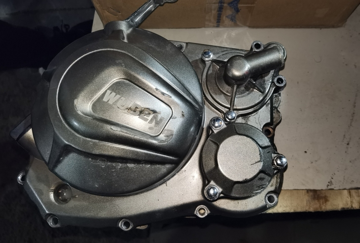 品牌型号 :蛟龙400右边盖总成带附件