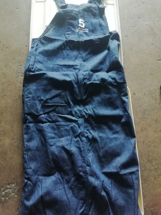 mjstyle牛仔背带裙，全新有吊牌的，放...