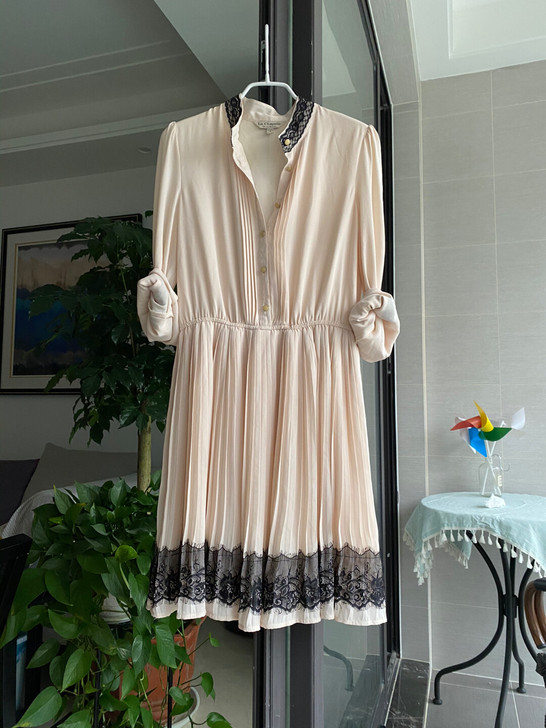 拉夏贝尔专柜正品连衣裙。全新没有吊牌。尺码...