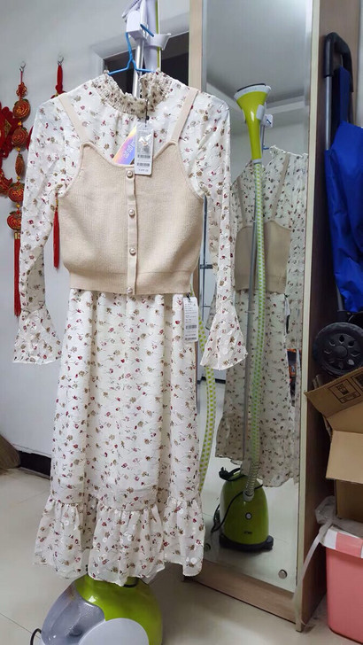 lagogo碎花连衣裙只穿过一次。不退不换。