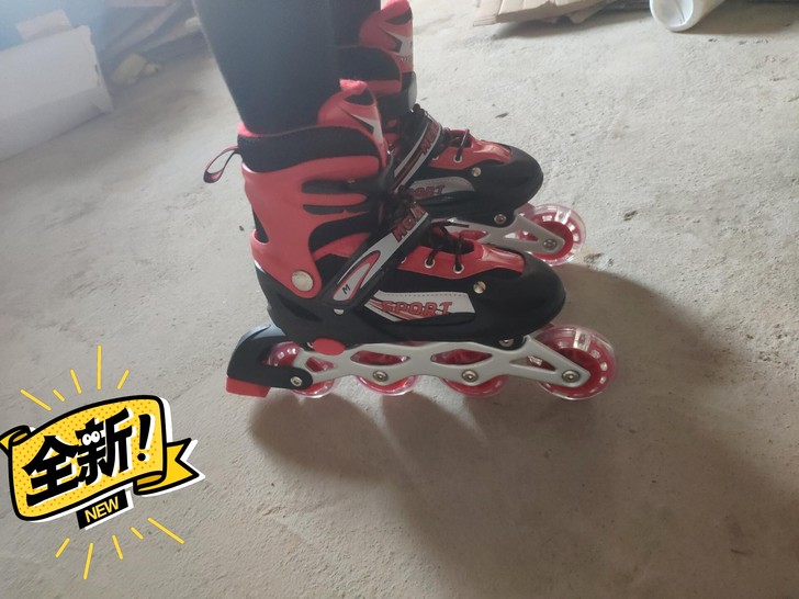 全新的一双溜冰鞋，一次也没用过。店里卖不完...