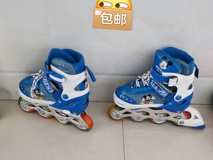 小朋友使用的直滑轮，带滑轮亮闪功能。