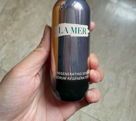 海蓝之谜焕肤精华和赫莲娜小绿瓶精华都是30...