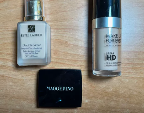 出闲置粉底、粉膏，余量很多，不适合我的肤质...