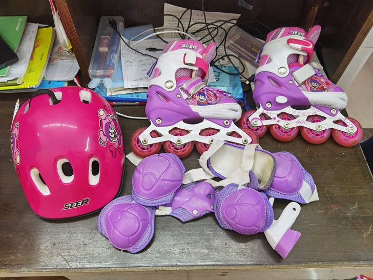 轮滑鞋头盔护肘护膝装备全套，Mesuca，...