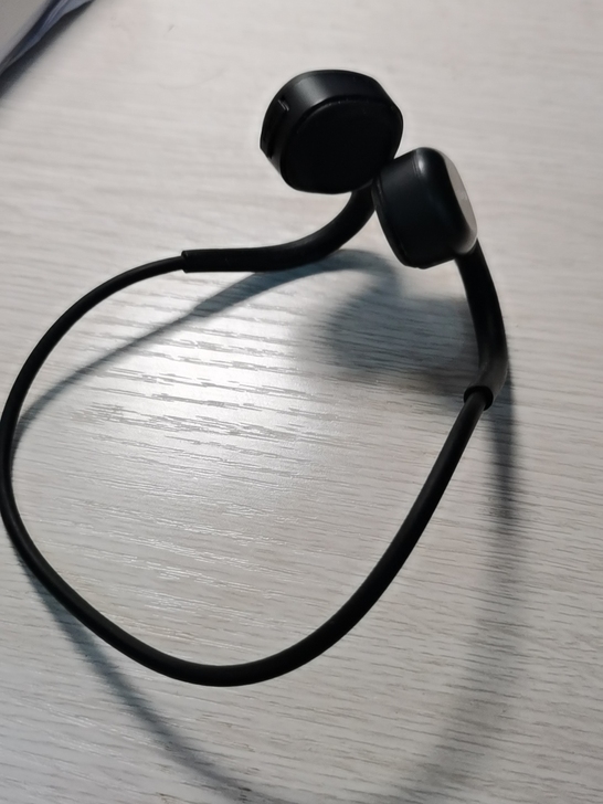 跑步用的蓝牙耳机 戴着跑了几次