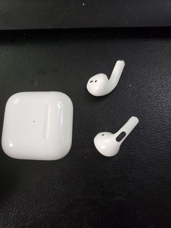 蓝牙耳机带充电仓，98元买的，试戴了一下，...