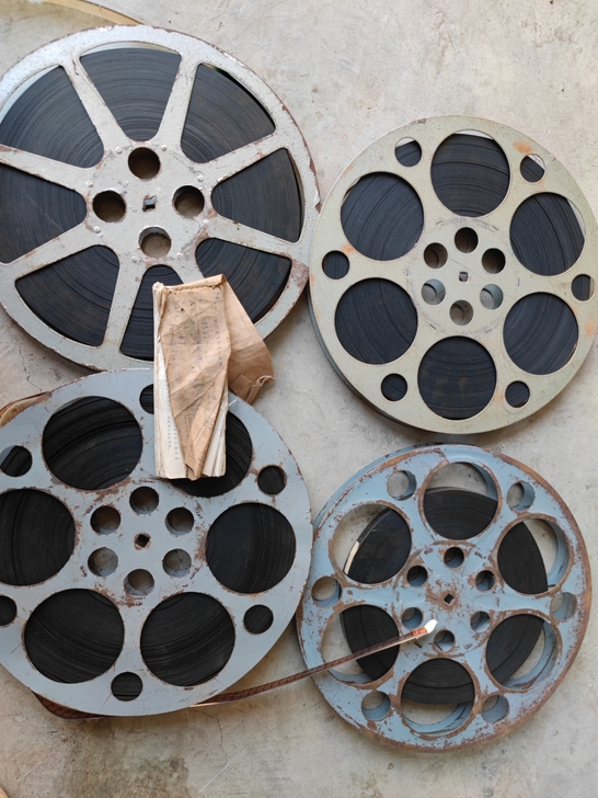 电影胶片《不朽的人》是1974年上映的罗马...