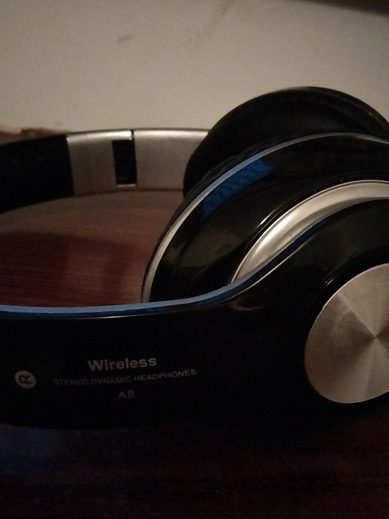 A8蓝牙耳机，全新