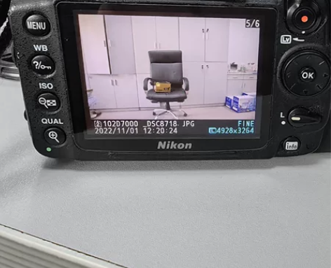 出售尼康D7000， 镜头尼康18-200...